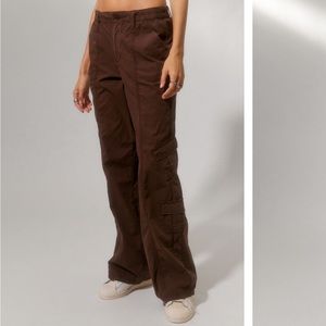 UO urban outfitters BDG y2k cargo low rise in chocolate